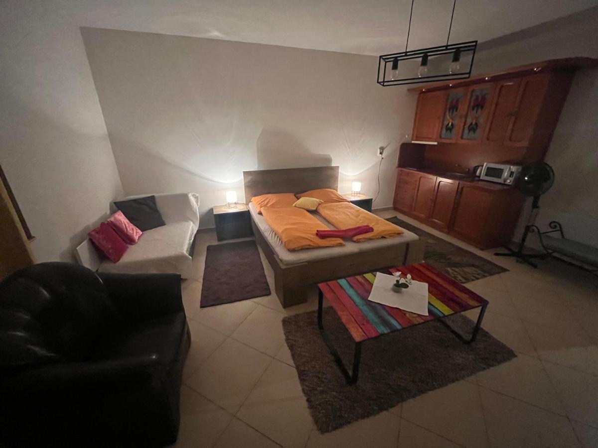 Bella Mía Aparthotel Komárno Exterior foto